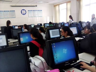 魅力PS,讓一切皆有可能——數學系、計算機科學系志愿服務隊開展PS培訓